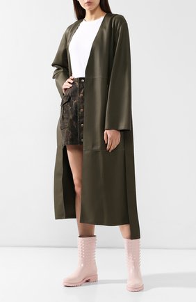 Женские резиновые сапоги rockstud VALENTINO розового цвета по цене 19550 руб., арт. RW2S0366/PB4 | Фото 2 Женские резиновые сапоги rockstud VALENTINO розового цвета, арт. RW2S0366/PB4 | Фото 2 (Материал внутренний: Текстиль, Натуральная кожа; Статус проверки: Проверено, Проверена категория; Подошва: Платформа; Высота голенища: Низкие; Каблук высота: Без каблука, Низкий; Женское Кросс-КТ: Без шнуровки-ботинки; Каблук тип: Устойчивый; Материал внешний: Резина, Пластик; Материал утеплителя: Без утеплителя)