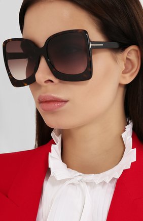 Женские солнцезащитные очки TOM FORD коричневого цвета по цене 26900 руб., арт. TF618 | Фото 2 Женские солнцезащитные очки TOM FORD коричневого цвета, арт. TF618 | Фото 2