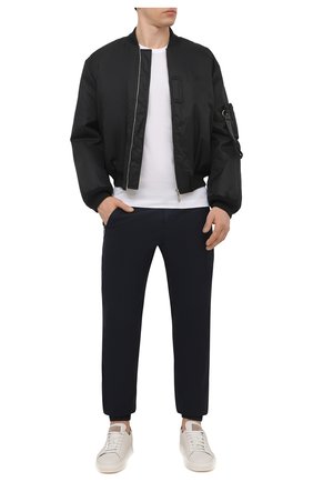 Мужская хлопковая футболка DOLCE & GABBANA белого цвета по цене 36300 руб., арт. G8KJ9T/FU7EQ | Фото 2 Мужская хлопковая футболка DOLCE & GABBANA белого цвета, арт. G8KJ9T/FU7EQ | Фото 2 (Материал внешний: Хлопок; Статус проверки: Проверена категория; Рукава: Короткие; Длина (для топов): Стандартные; Принт: Без принта; Стили: Кэжуэл)