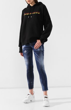 Женские джинсы с потертостями DSQUARED2 синего цвета по цене 42700 руб., арт. S75LB0202/S30342 | Фото 2 Женские джинсы с потертостями DSQUARED2 синего цвета, арт. S75LB0202/S30342 | Фото 2