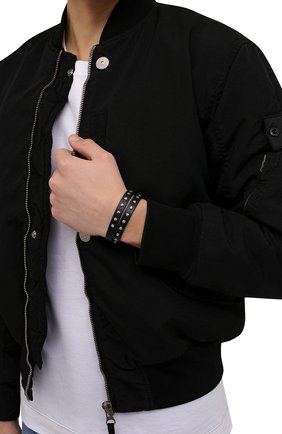 Мужской кожаный браслет ALEXANDER MCQUEEN черного цвета, арт. 554466/1AC9Y | Фото 2 (Материал: Кожа, Натуральная кожа)