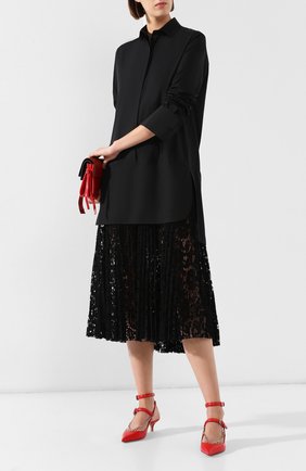 Женская кожаные туфли valentino garavani chain VALENTINO красного цвета по цене 59950 руб., арт. SW2S0P37/XGN | Фото 2 Женская кожаные туфли valentino garavani chain VALENTINO красного цвета, арт. SW2S0P37/XGN | Фото 2