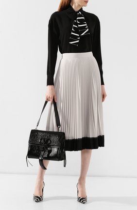 Женская сумка valentino garavani vring medium VALENTINO черного цвета по цене 188000 руб., арт. SW2B0E02/FBA | Фото 2 Женская сумка valentino garavani vring medium VALENTINO черного цвета, арт. SW2B0E02/FBA | Фото 2