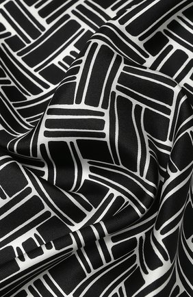 Женский шелковый платок BOTTEGA VENETA черно-белого цвета по цене 25400 руб., арт. 574036/3V001 | Фото 2 Женский шелковый платок BOTTEGA VENETA черно-белого цвета, арт. 574036/3V001 | Фото 2