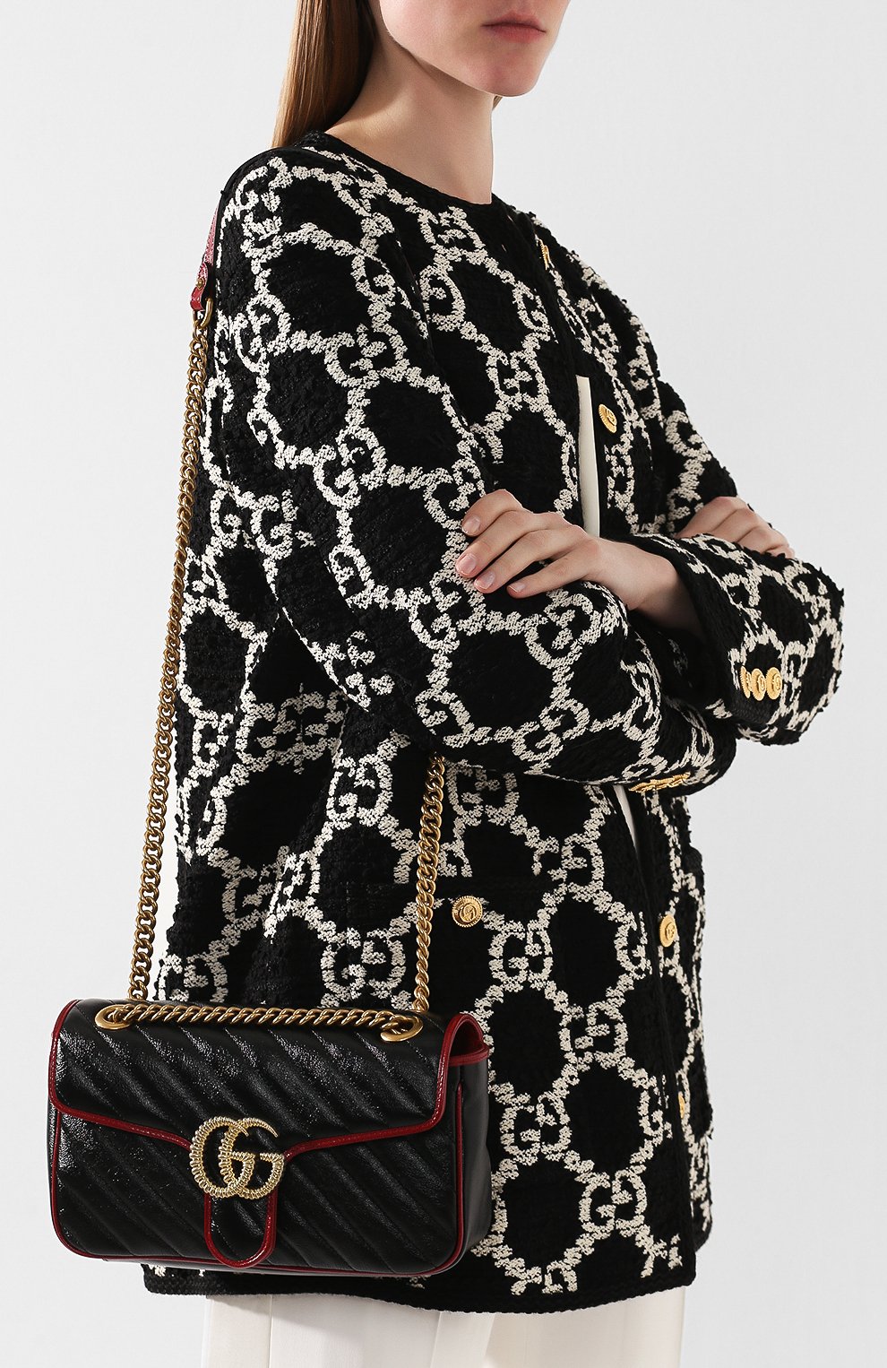 Женская сумка gg marmont GUCCI черная цвета, арт. 443497/00LFX купить в ЦУМ | Фото №5 Сумка GG Marmont Gucci черная цвета | Фото №5