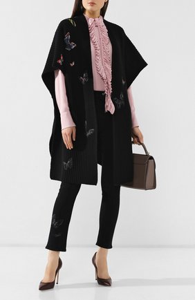 Женская шерстяная накидка VALENTINO черного цвета по цене 220500 руб., арт. SB3KS00B4RG | Фото 2 Женская шерстяная накидка VALENTINO черного цвета, арт. SB3KS00B4RG | Фото 2