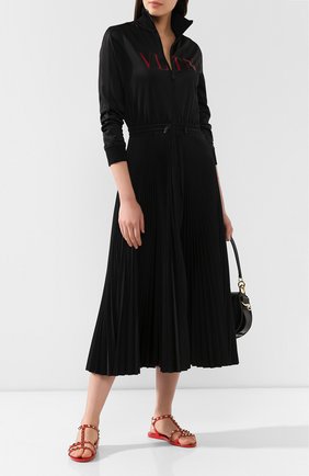 Женские резиновые сандалии valentino garavani rockstud VALENTINO красного цвета по цене 27950 руб., арт. SW2S0H38/PVS | Фото 2 Женские резиновые сандалии valentino garavani rockstud VALENTINO красного цвета, арт. SW2S0H38/PVS | Фото 2
