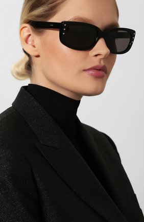 Женские солнцезащитные очки CELINE EYEWEAR черного цвета по цене 26150 руб., арт. CL40072I 01A | Фото 2 Женские солнцезащитные очки CELINE EYEWEAR черного цвета, арт. CL40072I 01A | Фото 2 (Тип очков: С/з; Статус проверки: Проверено, Проверена категория)