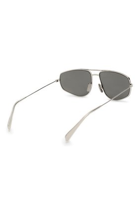 Женские солнцезащитные очки CELINE EYEWEAR серебряного цвета по цене 24450 руб., арт. CL40083U 16A | Фото 4 Женские солнцезащитные очки CELINE EYEWEAR серебряного цвета, арт. CL40083U 16A | Фото 4
