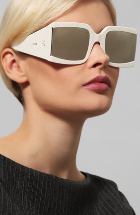 Женские солнцезащитные очки CELINE EYEWEAR белого цвета по цене 32250 руб., арт. CL40084I 25C | Фото 2 Женские солнцезащитные очки CELINE EYEWEAR белого цвета, арт. CL40084I 25C | Фото 2