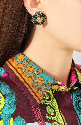 Женские серьги-клипсы tribute VERSACE зеленого цвета по цене 32400 руб., арт. DG2H072/DJMX | Фото 2 Женские серьги-клипсы tribute VERSACE зеленого цвета, арт. DG2H072/DJMX | Фото 2