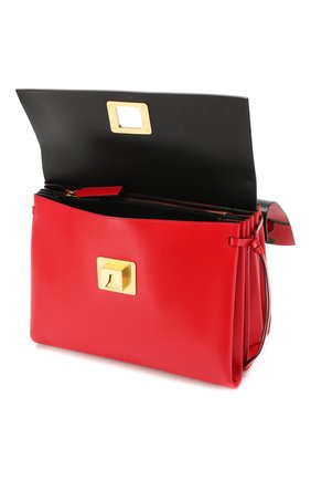 Женская сумка valentino garavani v-ring medium VALENTINO красная цвета, арт. SW2B0E02/BMW купить в ЦУМ | Фото №4 Сумка Valentino Garavani V-Ring medium Valentino красная цвета | Фото №4