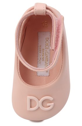 Детского кожаные пинетки DOLCE & GABBANA светло-розового цвета по цене 19950 руб., арт. DK0065/A1293 | Фото 4 Детского кожаные пинетки DOLCE & GABBANA светло-розового цвета, арт. DK0065/A1293 | Фото 4 (Материал внешний: Кожа; Материал внутренний: Натуральная кожа; Кросс-КТ НВ: Пинетки-аксессуары; Статус проверки: Проверена категория)