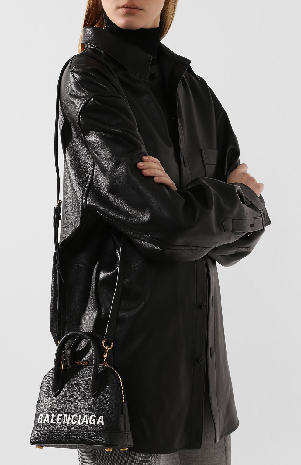 Женская сумка ville xxs BALENCIAGA черная цвета, арт. 550646/00TNM купить в ЦУМ | Фото №5 Сумка Ville XXS Balenciaga черная цвета | Фото №5
