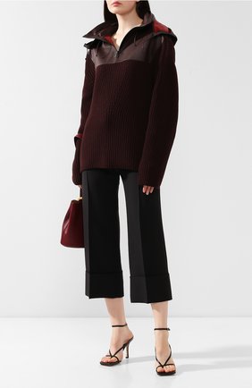 Женский кашемировый свитер с кожаным капюшоном BOTTEGA VENETA бордового цвета по цене 459500 руб., арт. 575400/VA7N1 | Фото 2 Женский кашемировый свитер с кожаным капюшоном BOTTEGA VENETA бордового цвета, арт. 575400/VA7N1 | Фото 2 (Статус проверки: Проверено, Проверена категория; Длина (для топов): Стандартные; Рукава от горловины: Длинные; Рукава: Длинные; Женское Кросс-КТ: Свитер-одежда; Материал внешний: Кашемир, Шерсть; Стили: Кэжуэл)