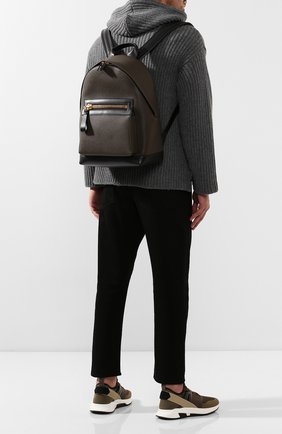 Мужской кожаный рюкзак TOM FORD хаки цвета по цене 232000 руб., арт. H0397T-LCL037 | Фото 2 Мужской кожаный рюкзак TOM FORD хаки цвета, арт. H0397T-LCL037 | Фото 2