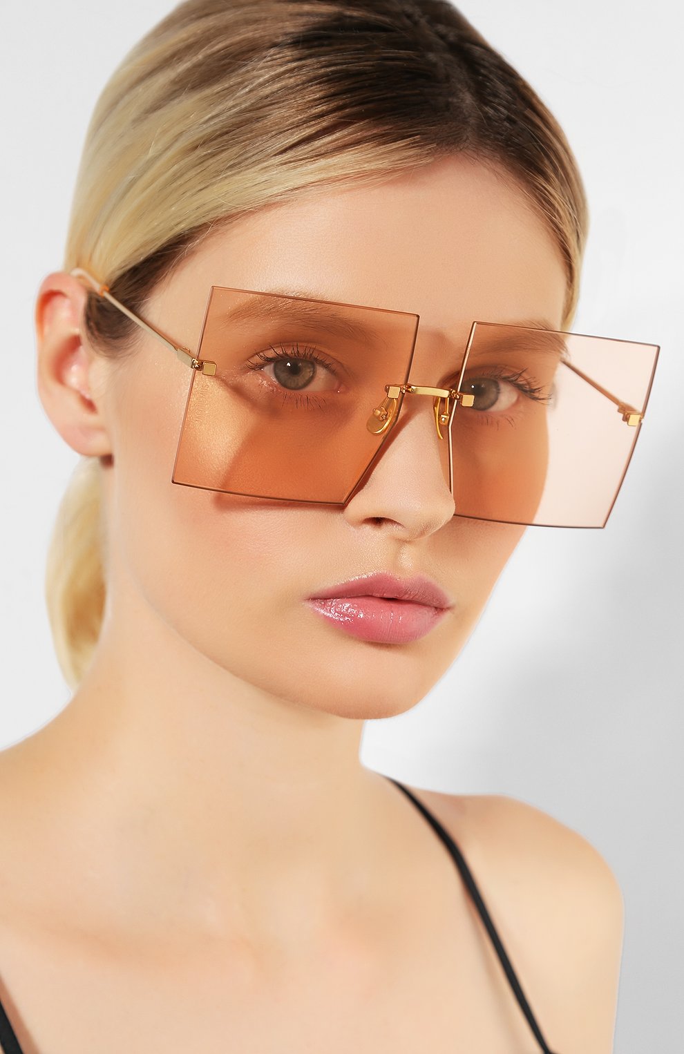 Женские солнцезащитные очки JACQUEMUS розового цвета по цене 24200 руб., арт. LES CARRES 0RANGE | Фото 2 Женские солнцезащитные очки JACQUEMUS розового цвета, арт. LES CARRES 0RANGE | Фото 2