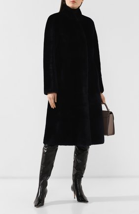Женская двусторонняя дубленка EMPORIO ARMANI темно-синего цвета по цене 277500 руб., арт. 4NL06P/42P22 | Фото 2 Женская двусторонняя дубленка EMPORIO ARMANI темно-синего цвета, арт. 4NL06P/42P22 | Фото 2