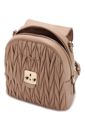 Женский рюкзак из кожи MIU MIU бежевого цвета по цене 112500 руб., арт. 5BZ026-N88-F0770-OOO | Фото 4 Женский рюкзак из кожи MIU MIU бежевого цвета, арт. 5BZ026-N88-F0770-OOO | Фото 4