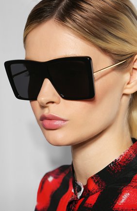 Женские солнцезащитные очки GUCCI черного цвета по цене 28900 руб., арт. GG0434 001 | Фото 2 Женские солнцезащитные очки GUCCI черного цвета, арт. GG0434 001 | Фото 2
