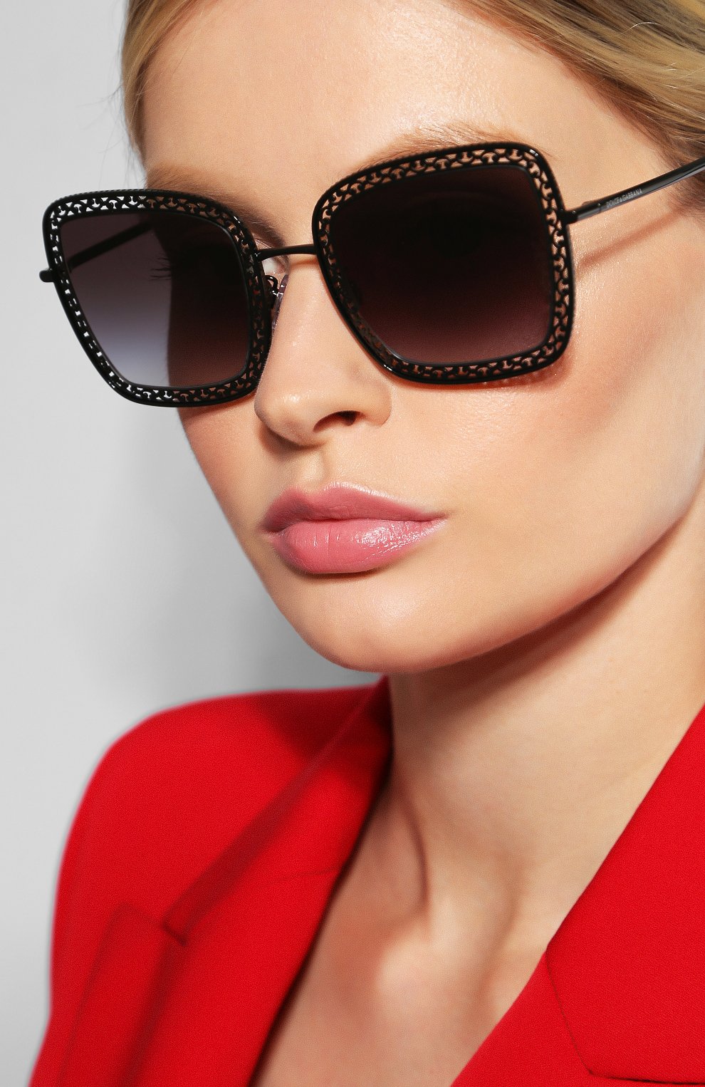 Женские солнцезащитные очки DOLCE & GABBANA черного цвета по цене 21200 руб., арт. 2225-01/8G | Фото 2 Женские солнцезащитные очки DOLCE & GABBANA черного цвета, арт. 2225-01/8G | Фото 2