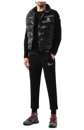 Мужской хлопковые джоггеры MONCLER черного цвета по цене 25800 руб., арт. E2-091-87081-50-V8077 | Фото 2 Мужской хлопковые джоггеры MONCLER черного цвета, арт. E2-091-87081-50-V8077 | Фото 2