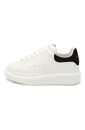 Детские кожаные кеды ALEXANDER MCQUEEN черно-белого цвета по цене 26500 руб., арт. 587691/WHX12 | Фото 2 Детские кожаные кеды ALEXANDER MCQUEEN черно-белого цвета, арт. 587691/WHX12 | Фото 2 (Статус проверки: Проверена категория, Проверено; Материал внешний: Кожа; Материал внутренний: Натуральная кожа; Региональные ограничения белый список (Axapta Mercury): RU; Мальчики Кросс-КТ: Обувь-низкие; Длина стельки: 21,9, 17,4; толщина подошвы: 3,5)