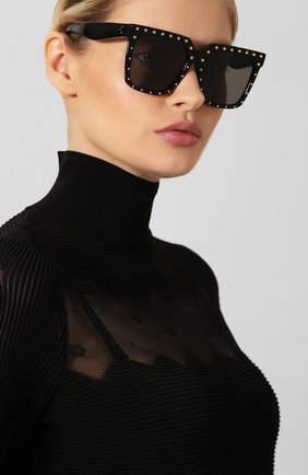 Женские солнцезащитные очки CELINE EYEWEAR черного цвета по цене 31500 руб., арт. CL4055FS 01A | Фото 2 Женские солнцезащитные очки CELINE EYEWEAR черного цвета, арт. CL4055FS 01A | Фото 2