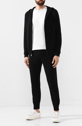 Мужская хлопковый лонгслив DOLCE & GABBANA белого цвета по цене 26500 руб., арт. G8KF6T/FU7EQ | Фото 2 Мужская хлопковый лонгслив DOLCE & GABBANA белого цвета, арт. G8KF6T/FU7EQ | Фото 2