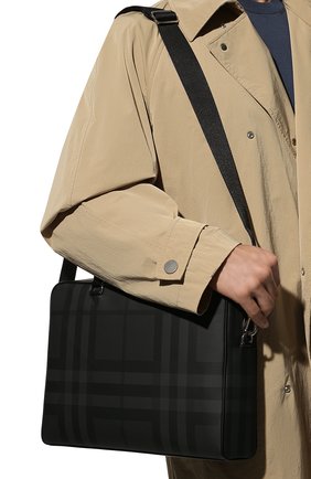 Мужская сумка для ноутбука BURBERRY темно-серого цвета, арт. 8013948 | Фото 2 (Материал: Экокожа, Текстиль; Ремень/цепочка: На ремешке; Статус проверки: Проверена категория; Размер: large)