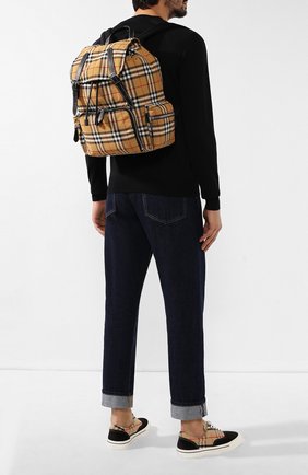 Мужской текстильный рюкзак BURBERRY бежевого цвета по цене 105000 руб., арт. 8005141 | Фото 2 Мужской текстильный рюкзак BURBERRY бежевого цвета, арт. 8005141 | Фото 2
