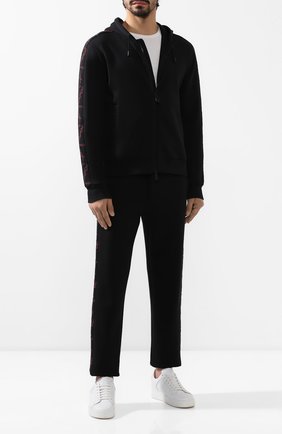Мужские хлопковые джоггеры ZEGNA COUTURE черного цвета по цене 58700 руб., арт. CTCJ02/6TJ40 | Фото 2 Мужские хлопковые джоггеры ZEGNA COUTURE черного цвета, арт. CTCJ02/6TJ40 | Фото 2 (Материал внешний: Хлопок; Статус проверки: Проверено, Проверена категория; Длина (брюки, джинсы): Стандартные; Силуэт М (брюки): Джоггеры)