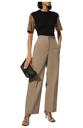 Женская хлопковая футболка BURBERRY черного цвета по цене 26100 руб., арт. 8014895 | Фото 2 Женская хлопковая футболка BURBERRY черного цвета, арт. 8014895 | Фото 2
