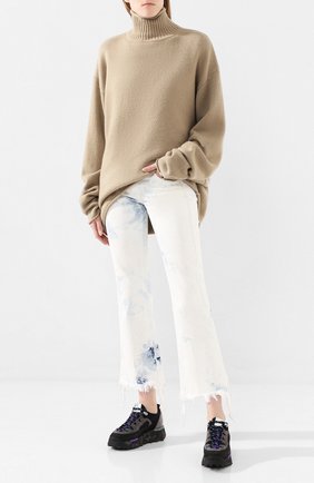 Женская кашемировый свитер EXTREME CASHMERE темно-бежевого цвета по цене 58500 руб., арт. 100/HIPPY | Фото 2 Женская кашемировый свитер EXTREME CASHMERE темно-бежевого цвета, арт. 100/HIPPY | Фото 2