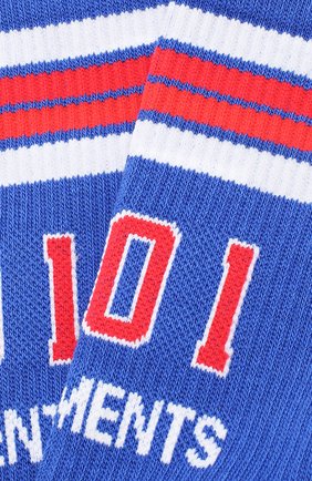 Женские носки VETEMENTS голубого цвета по цене 6565 руб., арт. UAH20AC800/W | Фото 2 Женские носки VETEMENTS голубого цвета, арт. UAH20AC800/W | Фото 2