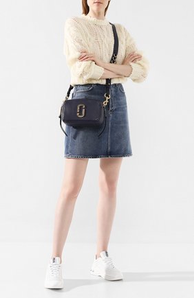 Женская сумка the softshot 21 MARC JACOBS (THE) темно-синего цвета по цене 35900 руб., арт. M0014591 | Фото 2 Женская сумка the softshot 21 MARC JACOBS (THE) темно-синего цвета, арт. M0014591 | Фото 2