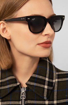 Женские солнцезащитные очки RAY-BAN черного цвета по цене 14200 руб., арт. 2168-901/71 | Фото 2 Женские солнцезащитные очки RAY-BAN черного цвета, арт. 2168-901/71 | Фото 2