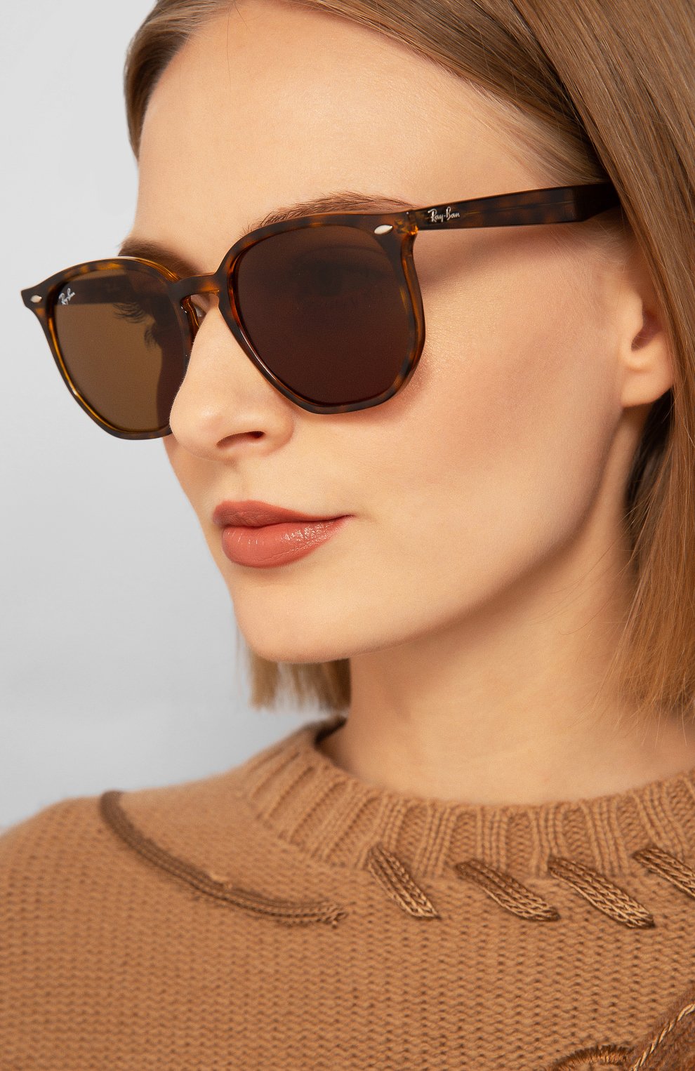 Женские солнцезащитные очки RAY-BAN коричневого цвета по цене 9700 руб., арт. 4306-710/73 | Фото 2 Женские солнцезащитные очки RAY-BAN коричневого цвета, арт. 4306-710/73 | Фото 2