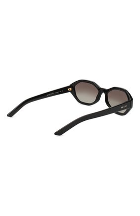 Женские солнцезащитные очки PRADA черного цвета по цене 21300 руб., арт. 20VS-1AB500 | Фото 4 Женские солнцезащитные очки PRADA черного цвета, арт. 20VS-1AB500 | Фото 4