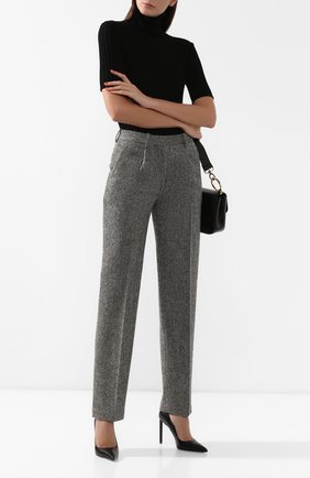 Женские шерстяные брюки VICTORIA BECKHAM серого цвета по цене 69400 руб., арт. TR 0VR 21011C | Фото 2 Женские шерстяные брюки VICTORIA BECKHAM серого цвета, арт. TR 0VR 21011C | Фото 2