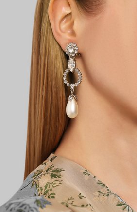 Женские серьги-клипсы MIU MIU серебряного цвета по цене 36000 руб., арт. 5JO372-2ARA-F0QCD | Фото 2 Женские серьги-клипсы MIU MIU серебряного цвета, арт. 5JO372-2ARA-F0QCD | Фото 2
