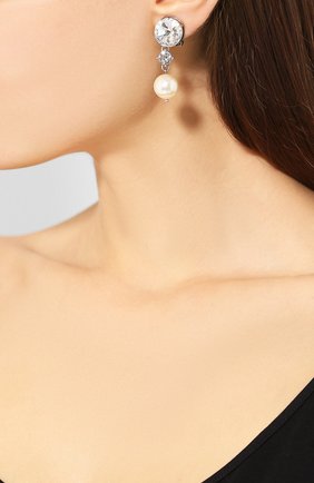 Женские серьги-клипсы MIU MIU серебряного цвета по цене 22000 руб., арт. 5JO098-2ARA-F0QCD | Фото 2 Женские серьги-клипсы MIU MIU серебряного цвета, арт. 5JO098-2ARA-F0QCD | Фото 2