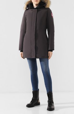 Женский пуховик victoria CANADA GOOSE темно-серого цвета по цене 98850 руб., арт. 3037L | Фото 2 Женский пуховик victoria CANADA GOOSE темно-серого цвета, арт. 3037L | Фото 2