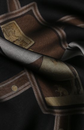 Женский шелковый платок BURBERRY черно-белого цвета по цене 54400 руб., арт. 8016447 | Фото 2 Женский шелковый платок BURBERRY черно-белого цвета, арт. 8016447 | Фото 2