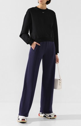 Женские хлопковые брюки OFF-WHITE темно-синего цвета по цене 42500 руб., арт. 0WCH005E19F290973232 | Фото 2 Женские хлопковые брюки OFF-WHITE темно-синего цвета, арт. 0WCH005E19F290973232 | Фото 2