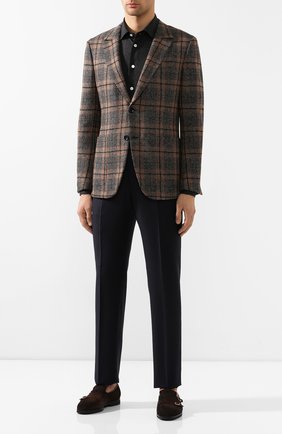 Мужская хлопковая рубашка KITON темно-серого цвета по цене 49500 руб., арт. UMCNERH0715312 | Фото 2 Мужская хлопковая рубашка KITON темно-серого цвета, арт. UMCNERH0715312 | Фото 2 (Рукава: Длинные; Статус проверки: Проверено, Проверена категория; Длина (для топов): Стандартные; Материал внешний: Хлопок; Мужское Кросс-КТ: Рубашка-одежда; Принт: Однотонные; Случай: Повседневный; Манжеты: На пуговицах; Воротник: Акула)