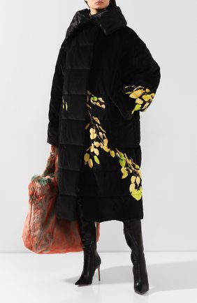 Женский пуховик DRIES VAN NOTEN черного цвета по цене 159500 руб., арт. 192-10244-8403 | Фото 2 Женский пуховик DRIES VAN NOTEN черного цвета, арт. 192-10244-8403 | Фото 2