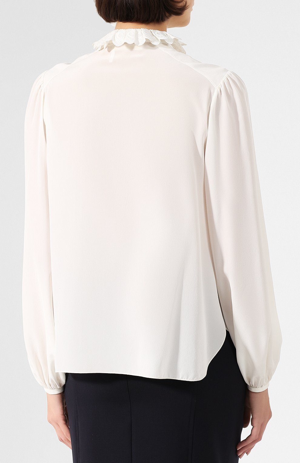 Женская шелковая блузка CHLOÉ белого цвета, арт. CHC19WHT47004 | Фото 4 (Материал внешний: Шелк; Рукава: Длинные; Принт: Без принта; Длина (для топов): Стандартные; Женское Кросс-КТ: Блуза-одежда; Статус проверки: Проверена категория)