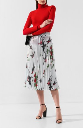 Женская плиссированная юбка REDVALENTINO бирюзового цвета по цене 56800 руб., арт. SR0RAB85/4J6 | Фото 2 Женская плиссированная юбка REDVALENTINO бирюзового цвета, арт. SR0RAB85/4J6 | Фото 2