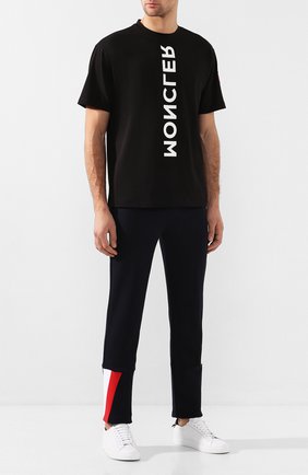 Мужской хлопковые брюки MONCLER темно-синего цвета по цене 37600 руб., арт. E2-091-87091-00-V8095 | Фото 2 Мужской хлопковые брюки MONCLER темно-синего цвета, арт. E2-091-87091-00-V8095 | Фото 2